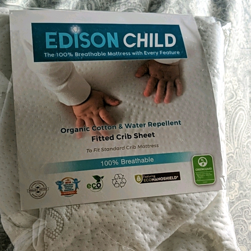 Organic crib mattress protector